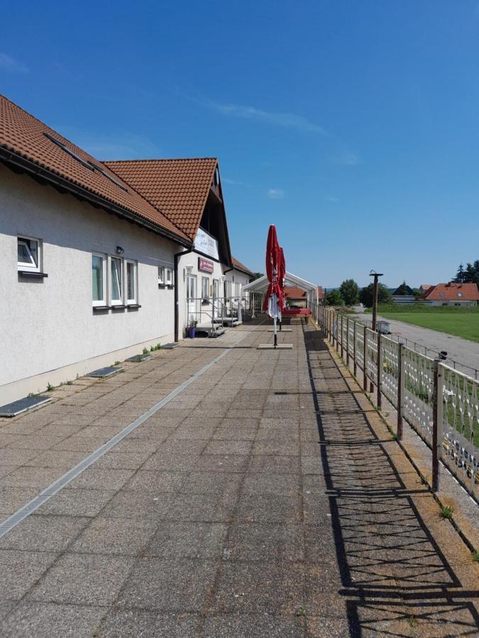 Sport & Freizeit Centrum Pension Heudeber エクステリア 写真